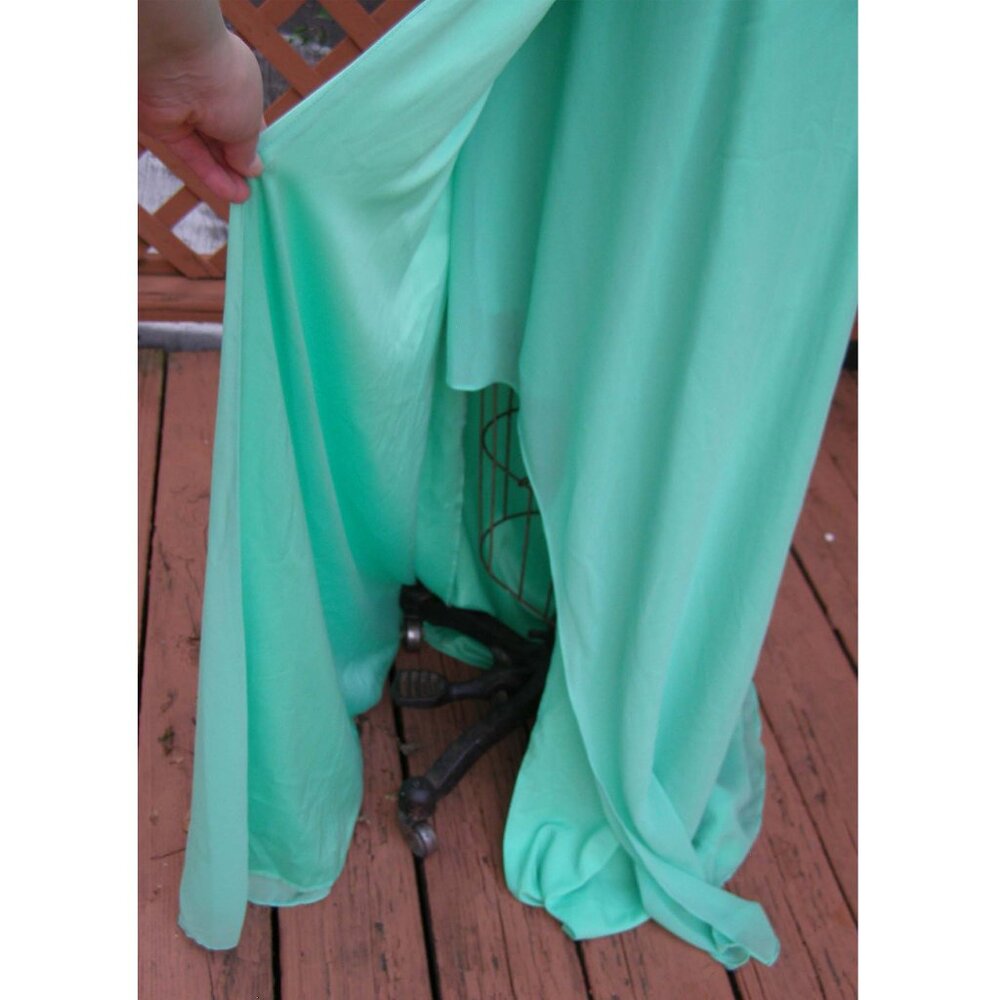 💥 HOST PICK 🤩 size 14 Vince Camuto Bejeweled Sleeveless Green Gown - Picture 8 of 16